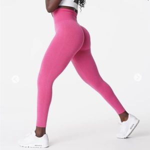 EUC Sz Medium NVGTN leggings in fuschia